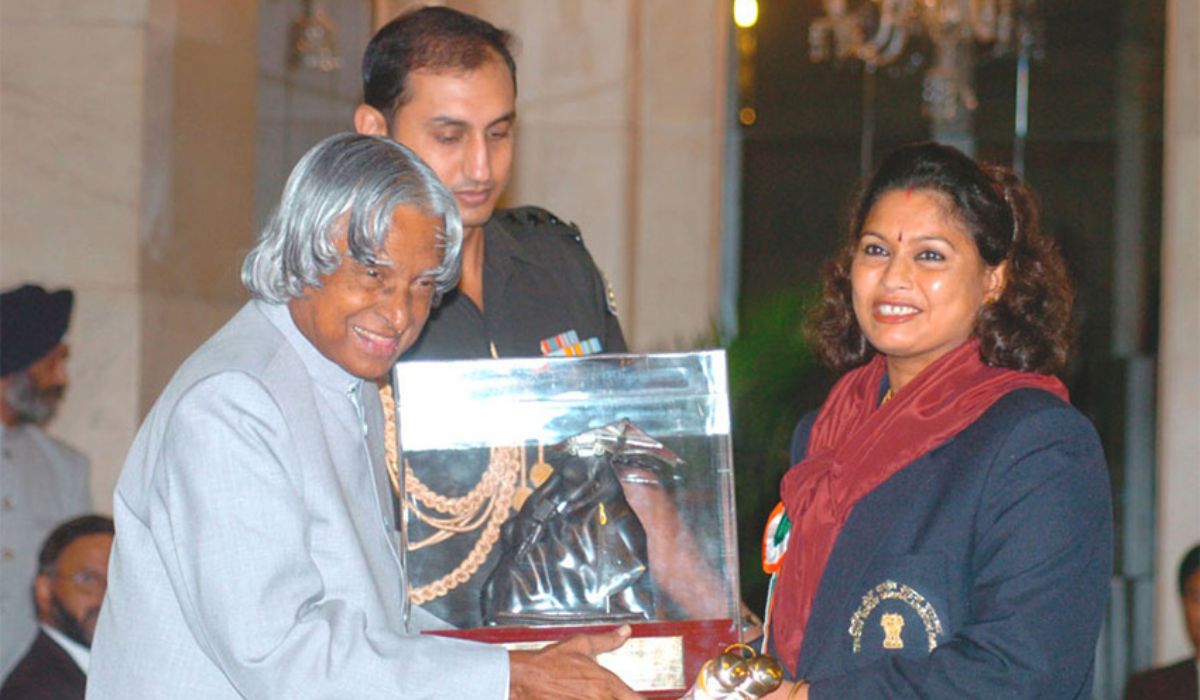 বুলা চৌধুরীর বাড়ি থেকে পদ্মশ্রী-সহ একশোর বেশি পদক চুরি!