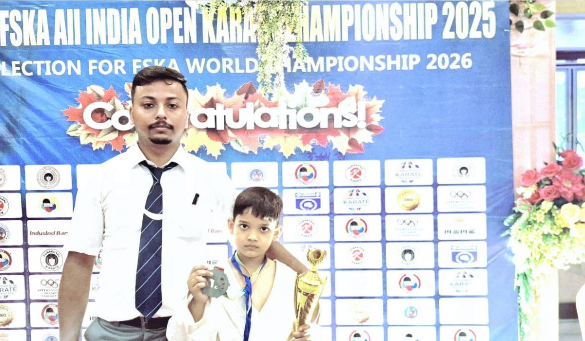 চরম পারিবারিক ও সামাজিক প্রতিকূলতার মধ্যেও ছাত্র-ছাত্রীদের পদকগুলোই কুণালের চালিকাশক্তি!